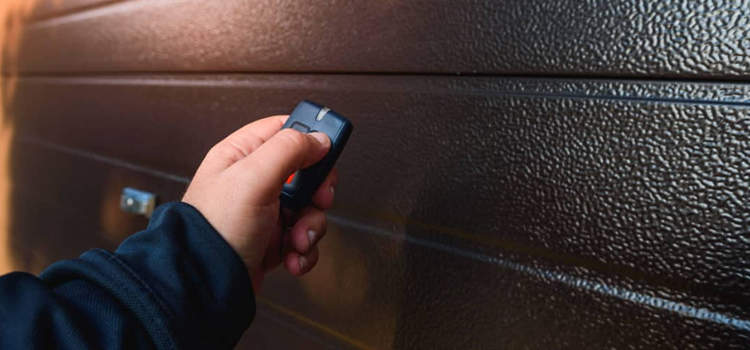 automatic door opener with remote control in Elk Grove